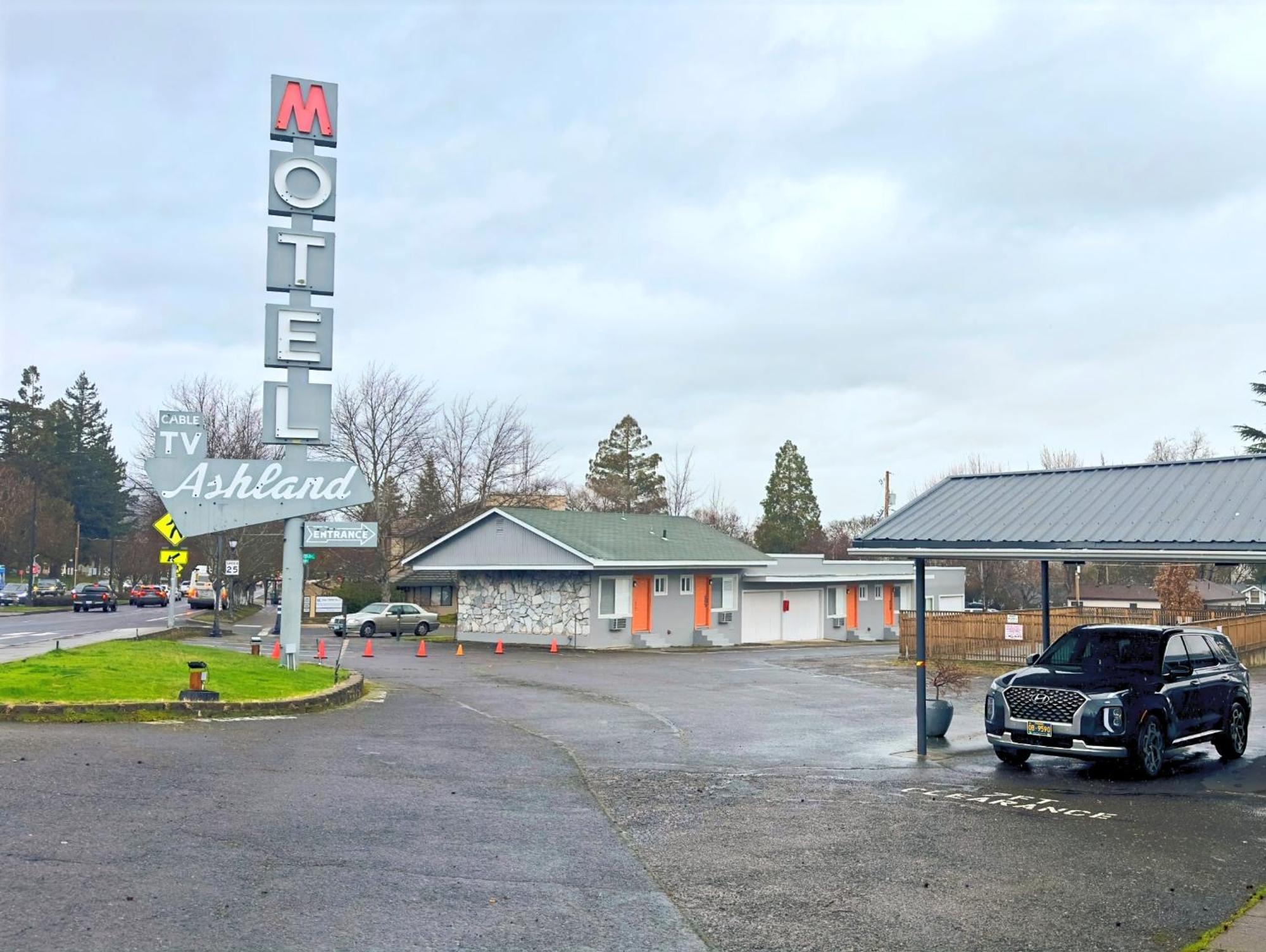 Ashland Motel - Oregon ภายนอก รูปภาพ