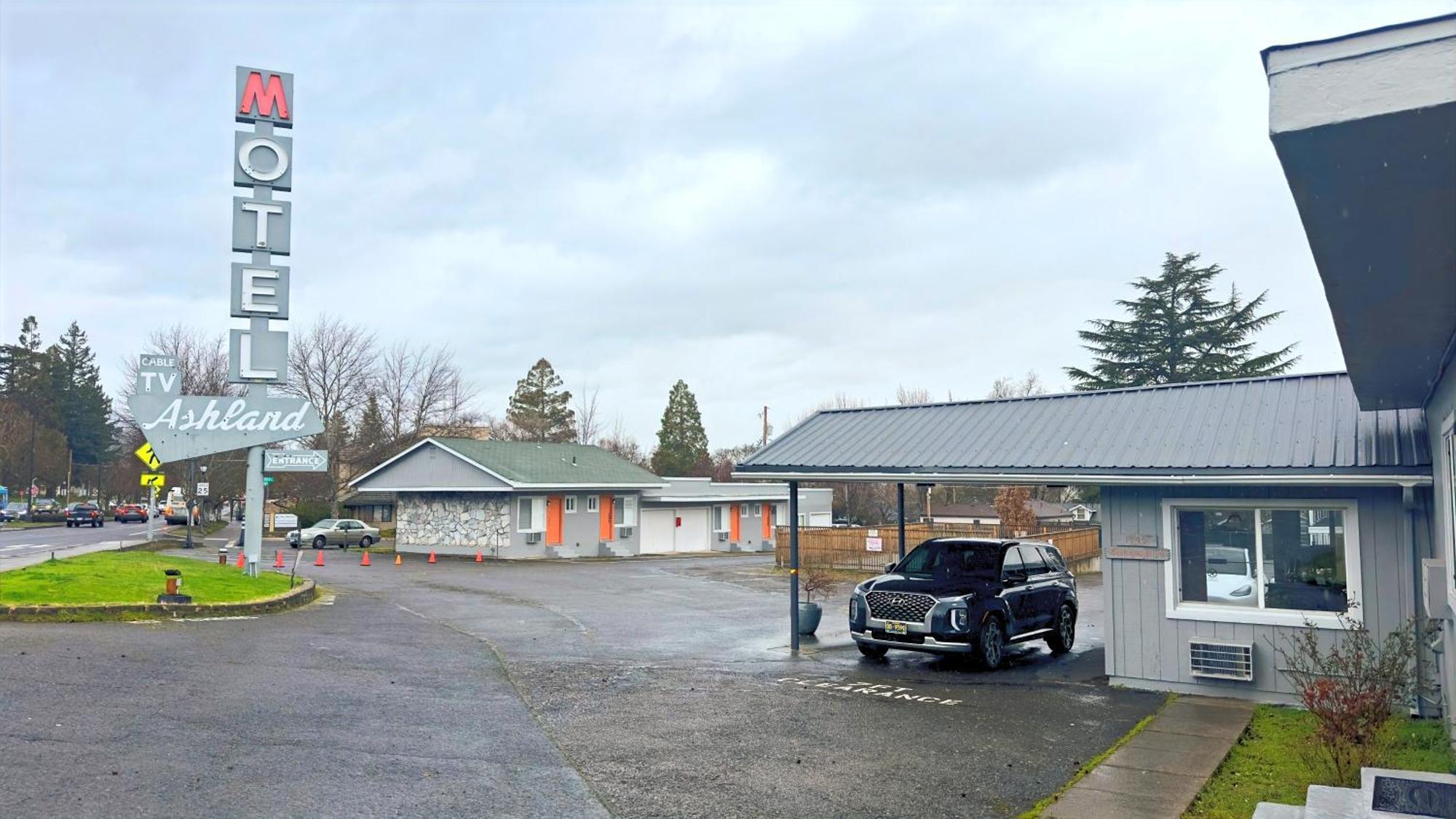 Ashland Motel - Oregon ภายนอก รูปภาพ
